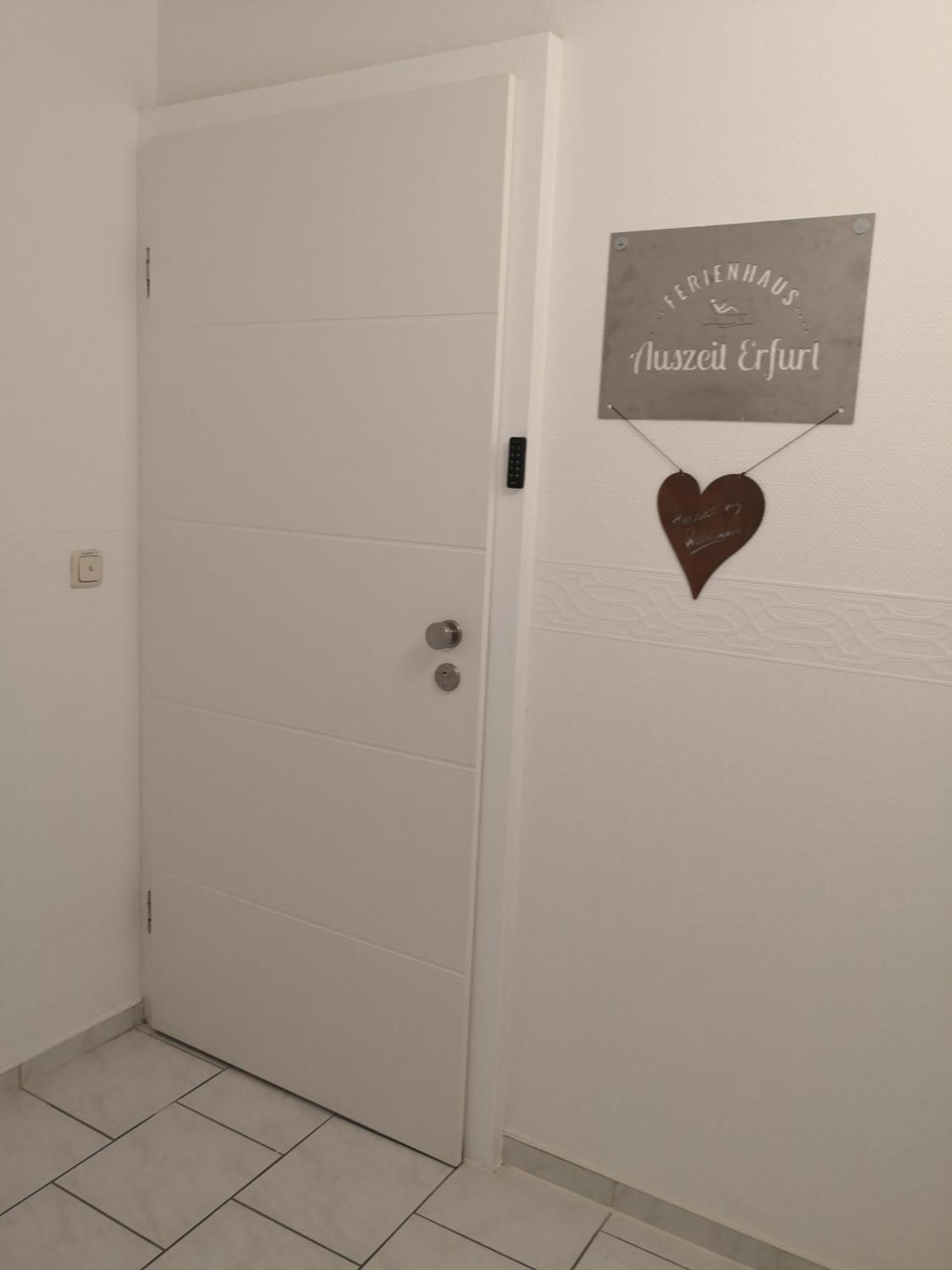 Auszeit2 Erfurt - Stilvolle Dachwohnung Mit Parkplatz - Zentrumsnah Bagian luar foto